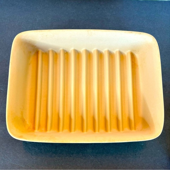 Pampered Chef Stoneware Small Ridged Baker - Picture 1 of 6